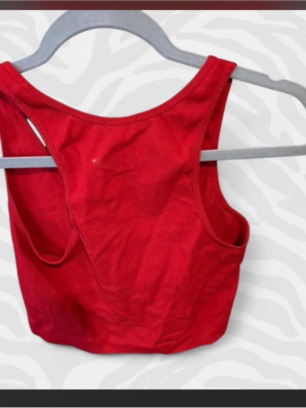 Bozzolo Red Ribbed V-Notch Tank - Picture 2 of 3